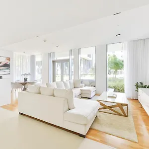 https://elegant-21-br-with-fantastic-views-of-ain-dubai.dubaihotelsoffers.com