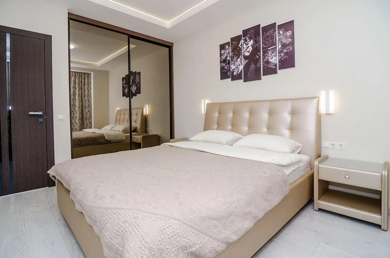 Amazing Apartment In The Center Of Kiev 0*, كييف